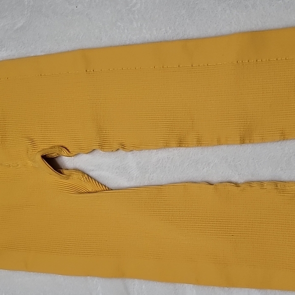 FP Movement by Free People Happiness Runs 7/8 Length Ribbed Leggings Yellow XS - Picture 8 of 14